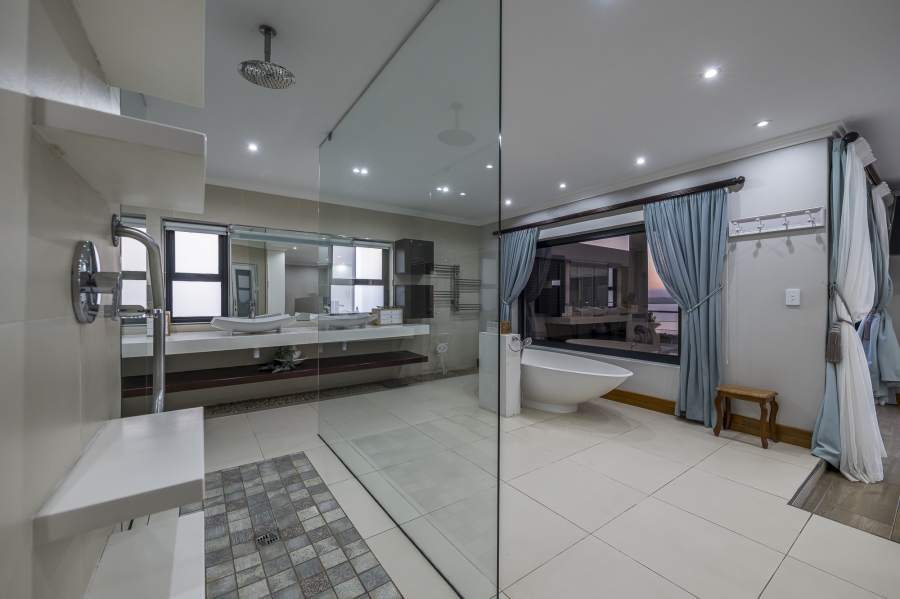 6 Bedroom Property for Sale in Mossel Bay Central Western Cape
